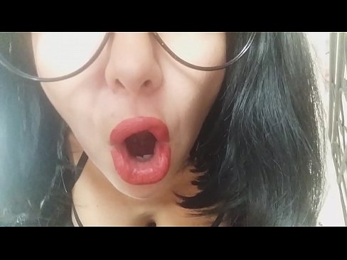 ❤️ ハニー、義理の母が今日は学校に行かせてくれないの...。って、そんなことあるわけないだろ...。 ❌ ファッキングビデオ ❌️❤